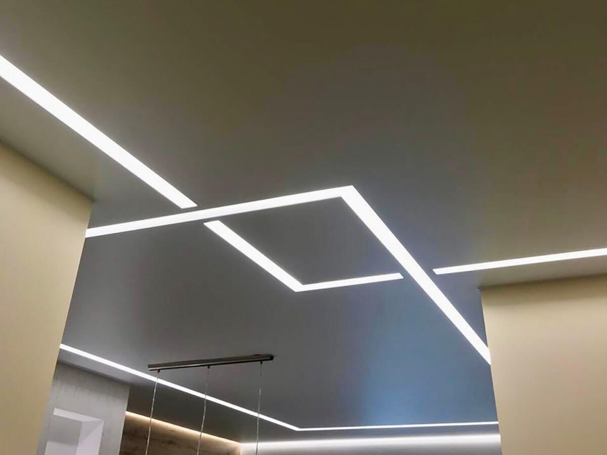 Linii luminoase Slott într-o garsonieră, Chișinău