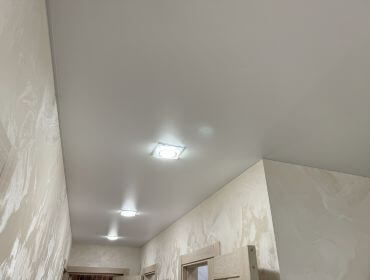 Матовый натяжной потолок в коридоре, Кишинёв