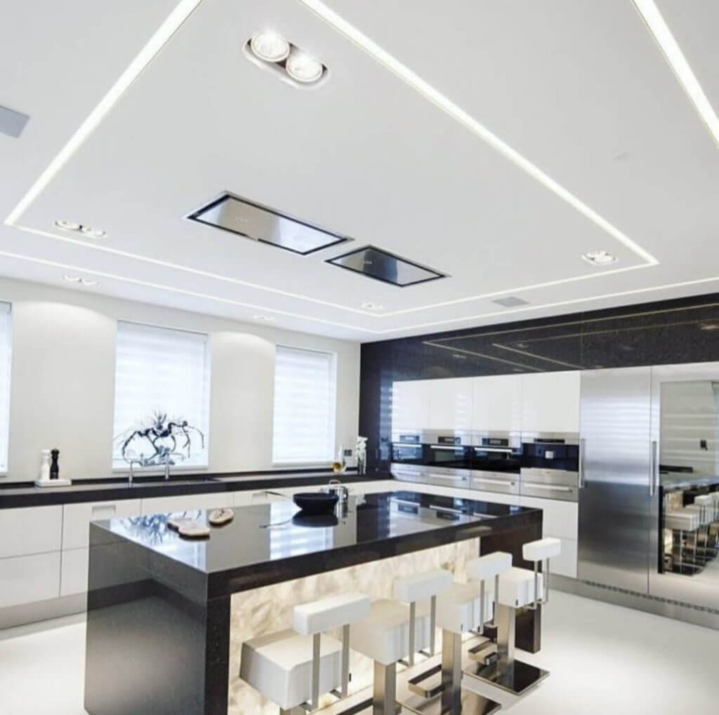 Linii luminoase Slott în apartament, Chișinău