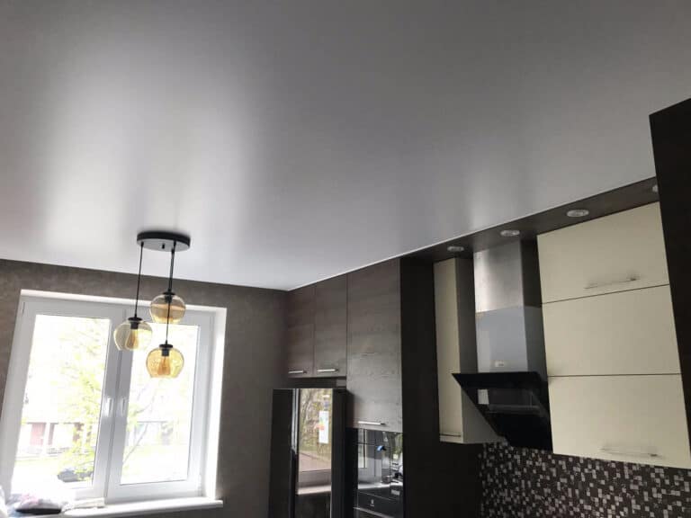 Сатиновый натяжной потолок: плюсы и минусы