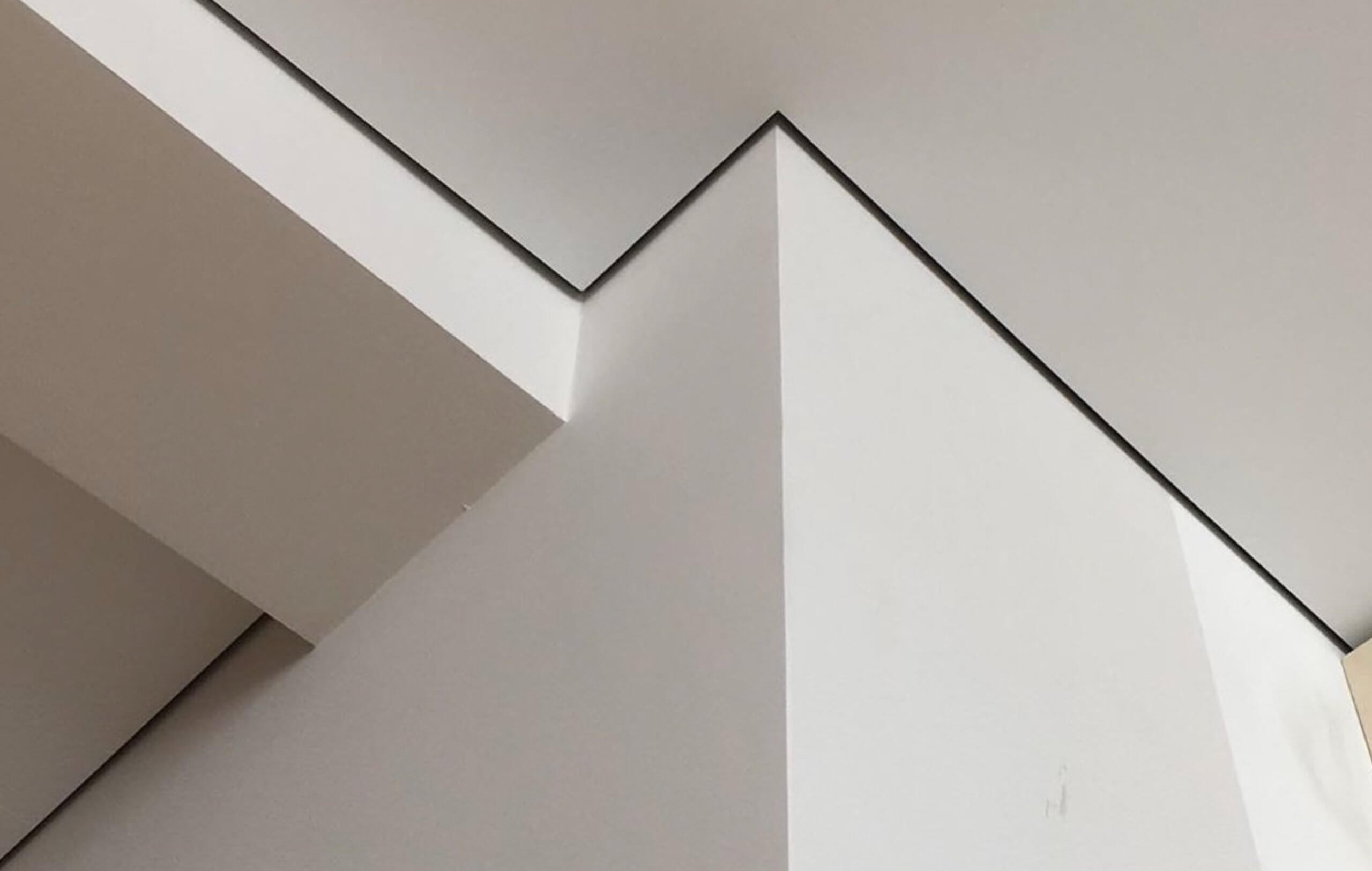 Теневой профиль — идеальная геометрия по периметру